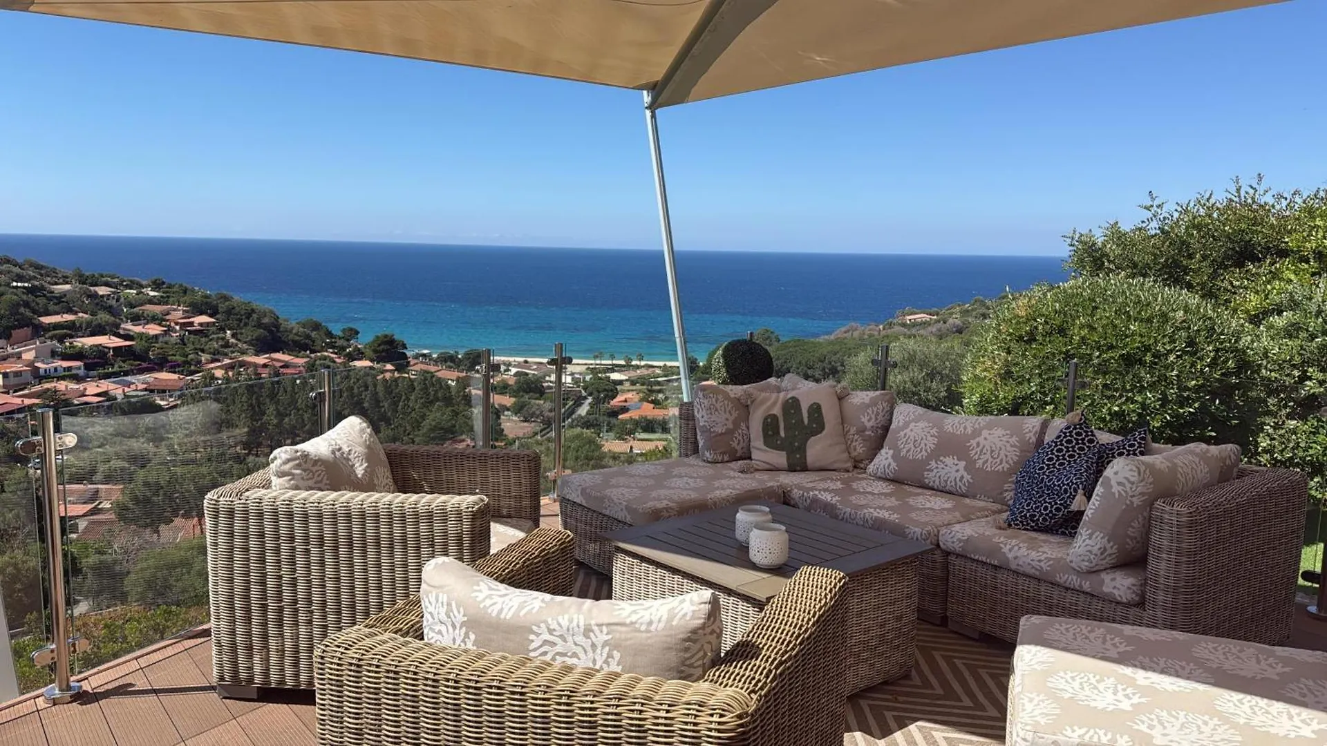 Villa Mowgli House - Sardinia Sea View à Geremèas